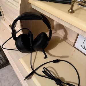 Black Gaming Headset with Microphone